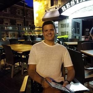 Meet your Posher, Warren